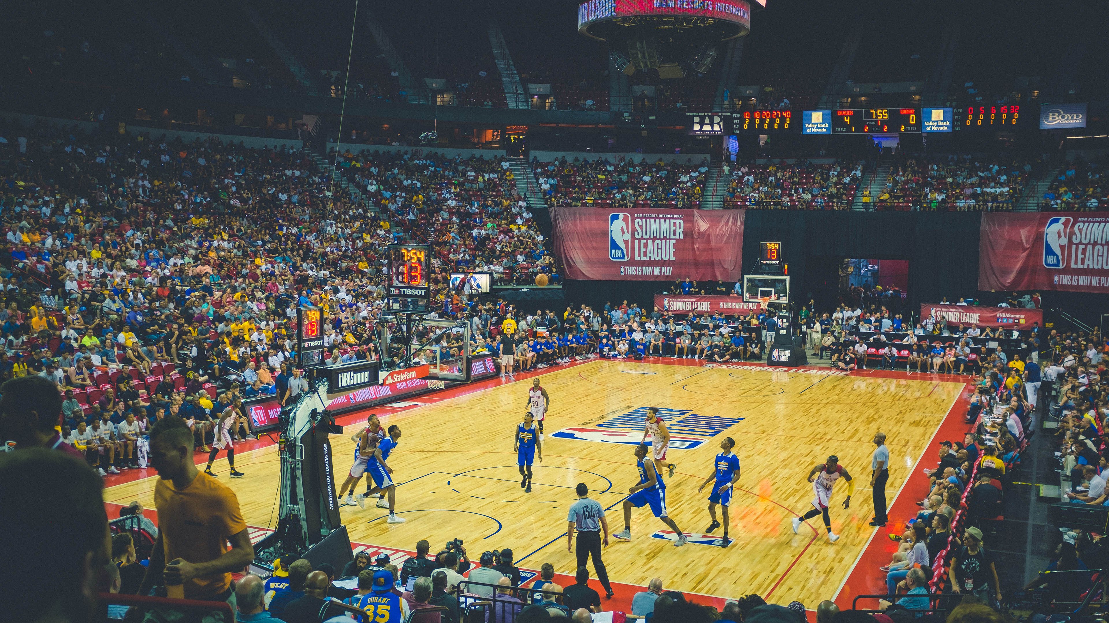 高科技比赛场馆:未来台球运动的新宠,台球室比赛